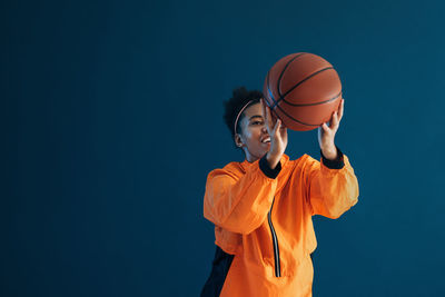 Man playing basketball
