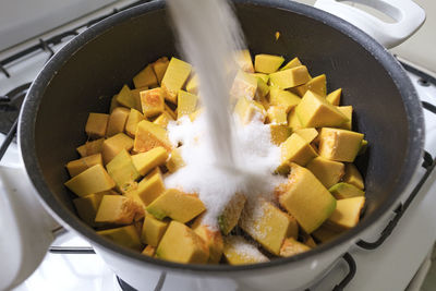 Cooking pumpkin marmalade