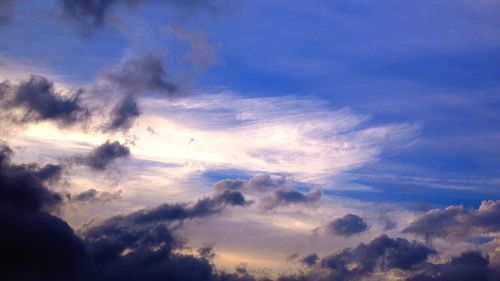 Low angle view of cloudy sky