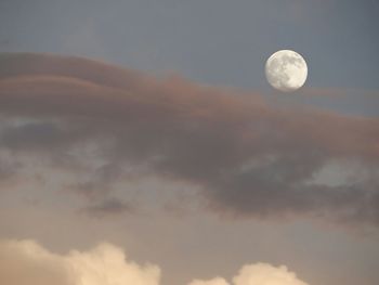 Low angle view of cloudy sky