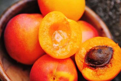 Close-up of oranges