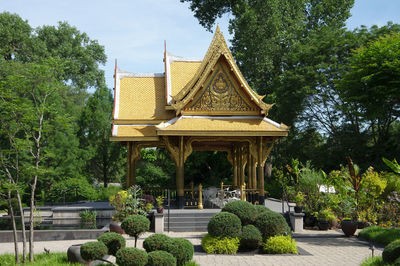 Gift to madison thai temple