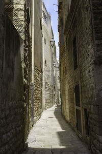 alley