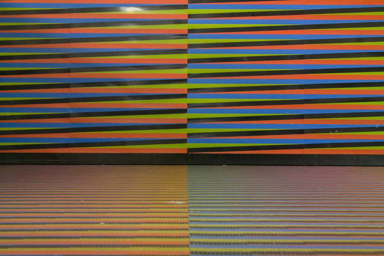 FULL FRAME SHOT OF MULTI COLORED PENCILS ON WALL