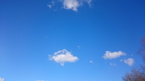 Low angle view of cloudy sky