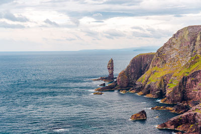 Old man of stoer, scotland, uk, nc500, north coast 500. scenic view of sea against sky.