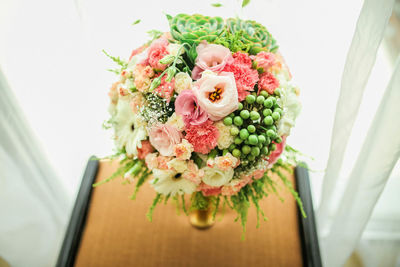 Close-up of rose bouquet on table