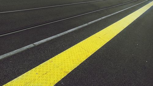 Road passing through tunnel
