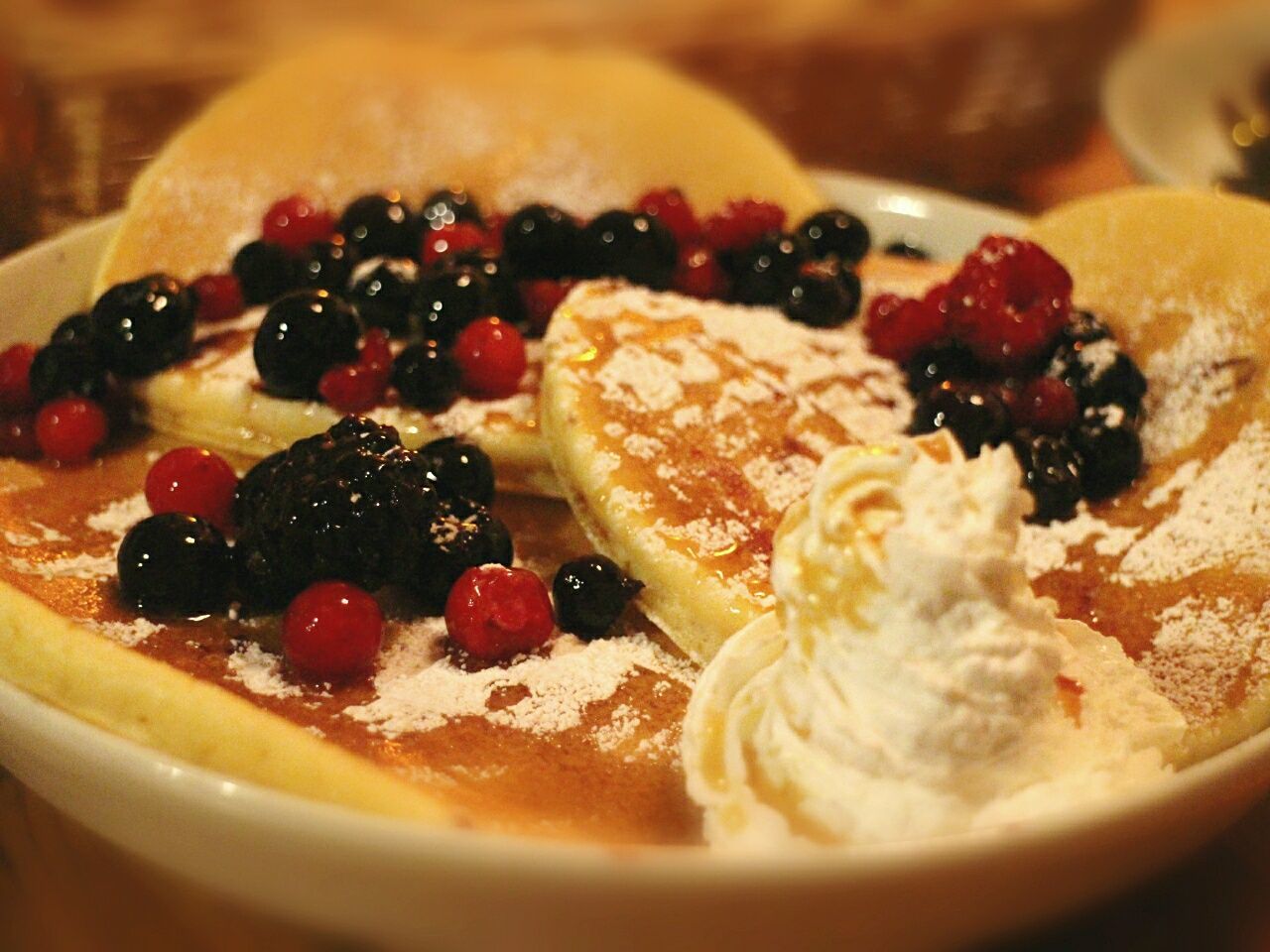 food and drink, food, freshness, fruit, indoors, ready-to-eat, sweet food, strawberry, indulgence, dessert, raspberry, healthy eating, plate, berry fruit, close-up, blueberry, still life, temptation, cake