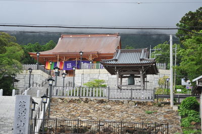 Clothes drying on roof of building