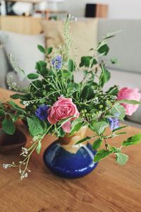 Close-up of rose bouquet on table