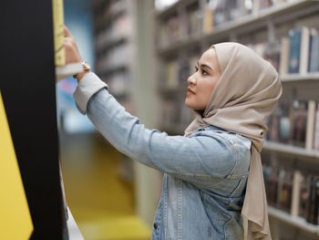 Portraiture session with local asian model at the bookstore