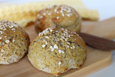 Close-up of bread on cutting board