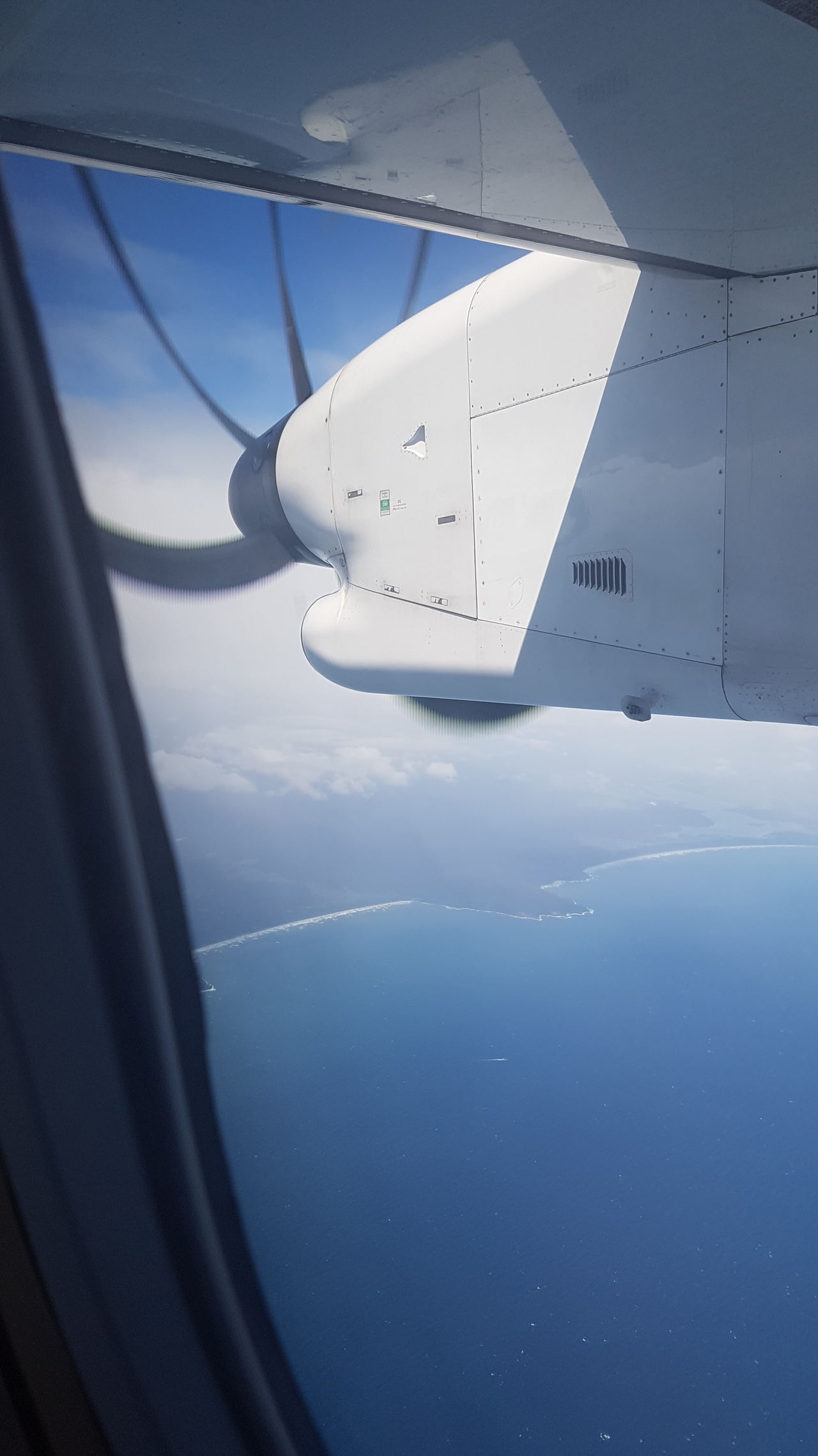 Aeroplanelanding propeller Tasmania