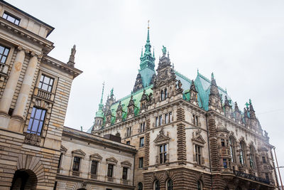 Hamburg city hall buildiing located in the altstadt quarter at the rathausmarkt square