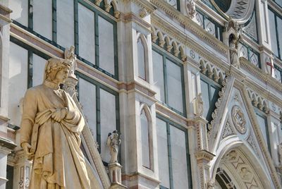 Statue of historic building