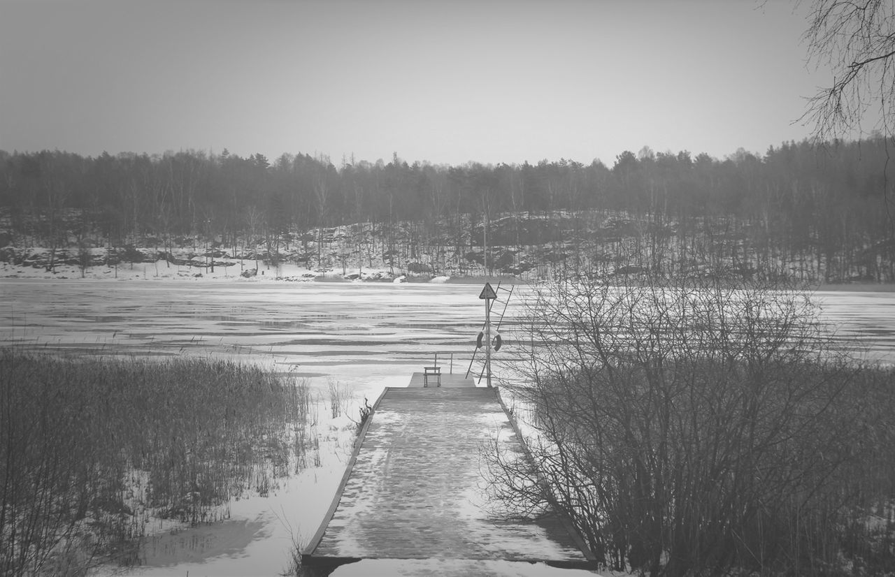 snow, winter, cold temperature, tranquil scene, tranquility, the way forward, season, clear sky, weather, nature, scenics, water, beauty in nature, tree, landscape, frozen, covering, diminishing perspective, field, copy space