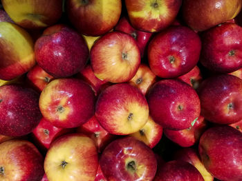 Full frame shot of apples