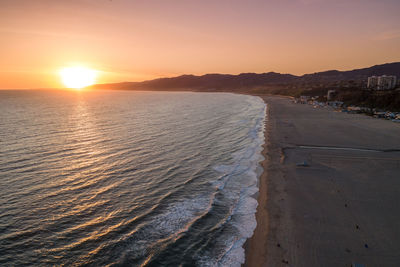 Sunset in santa monica, los angeles, california. situated on santa monica bay. los angeles