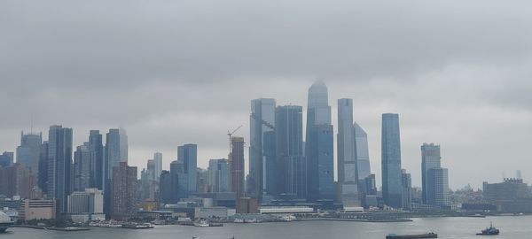 The fog hovering manhattan