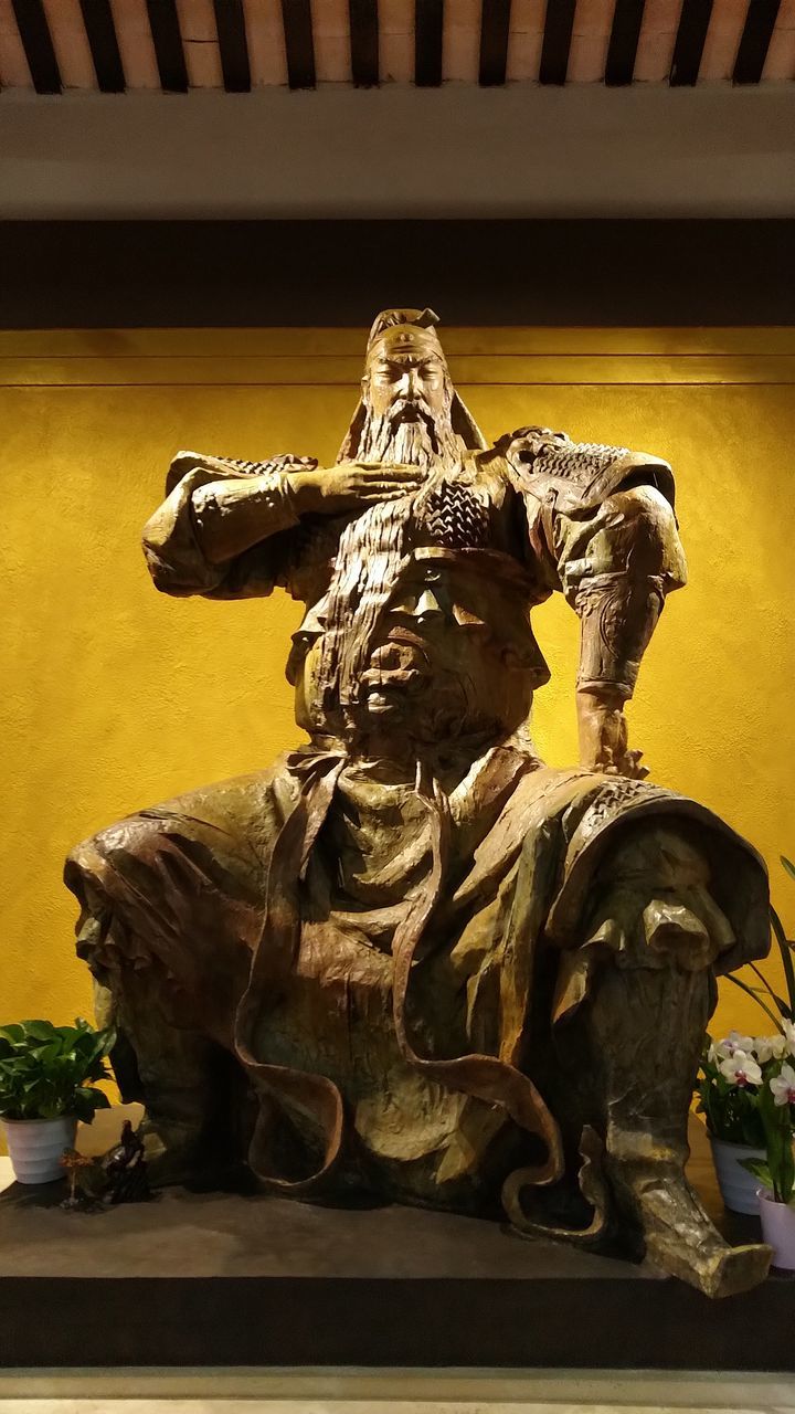 architecture, art, no people, representation, animal representation, sculpture, yellow, indoors, animal, craft, history, the past, built structure, creativity, building, statue
