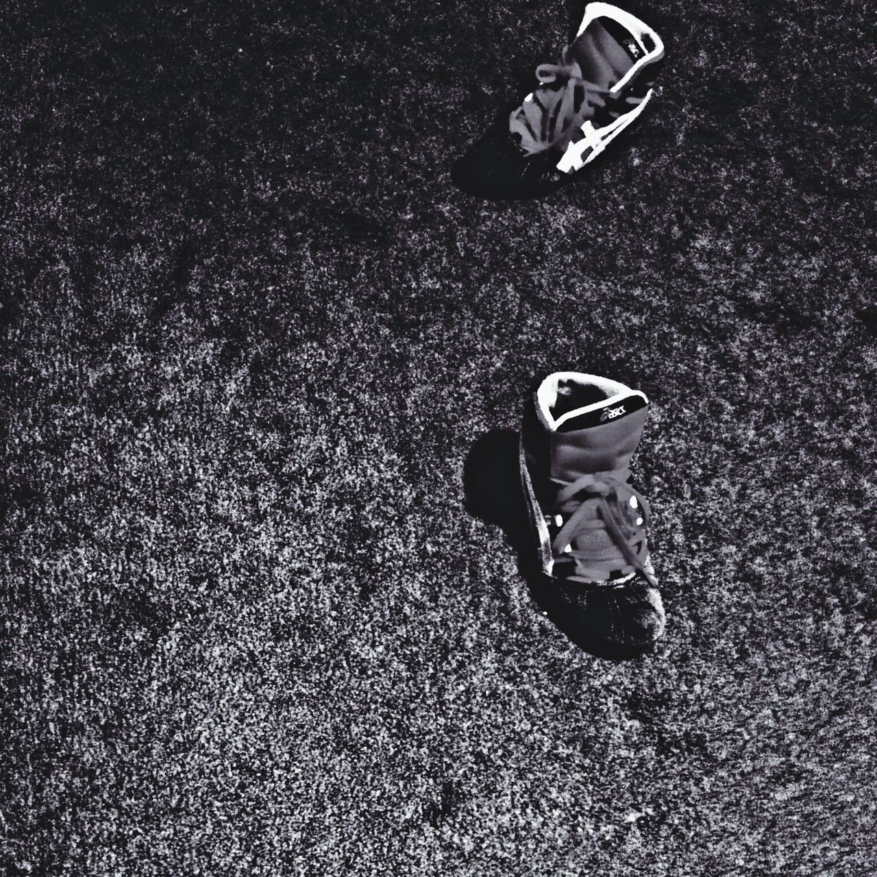 street, high angle view, lifestyles, transportation, shoe, car, leisure activity, road, land vehicle, men, outdoors, asphalt, mode of transport, sunglasses, day, standing, footwear, shadow