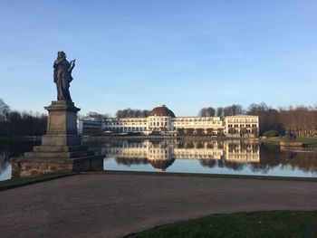 Statue against sky