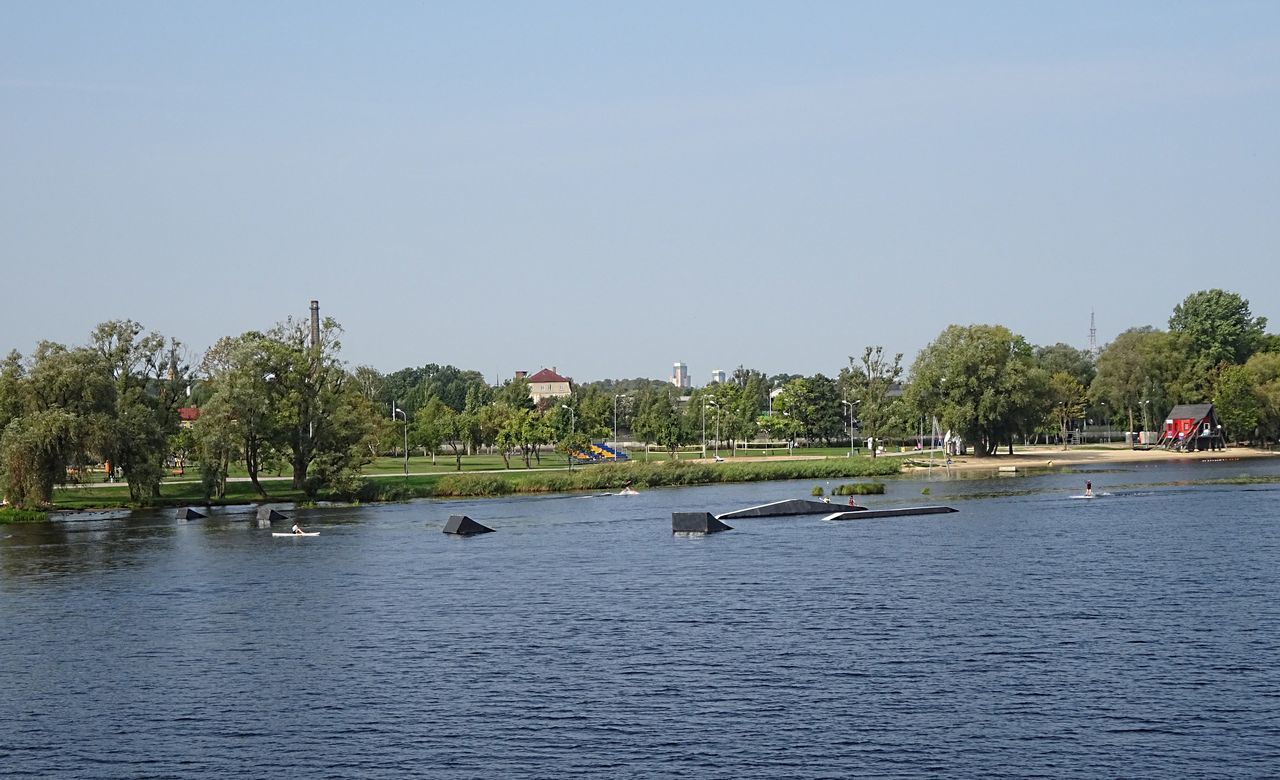 SCENIC VIEW OF LAKE AND TREES AGAINST CLEAR SKY