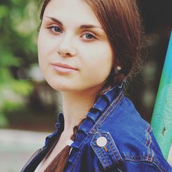 Close-up portrait of young woman