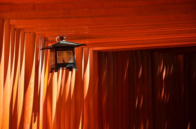 orange color