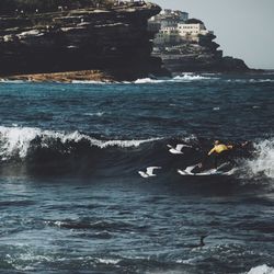 Waves splashing in sea