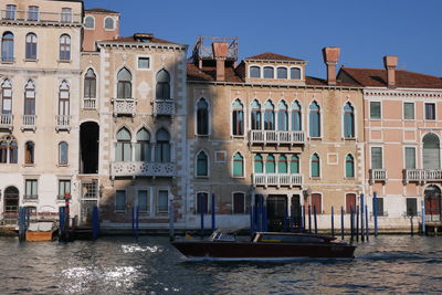 Palazzi on canal grande
