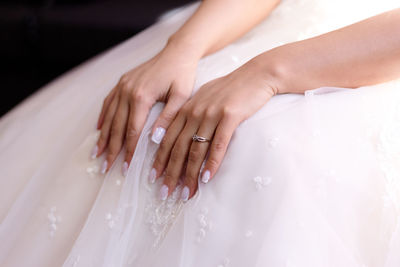 Close-up of hand holding hands