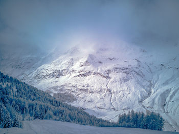 Scenic view on snowcapped south tyrolean mountain in pfelders, italy 