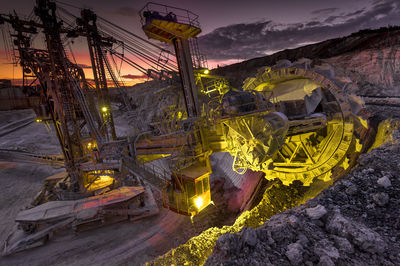 Wheel excavator at quarry