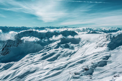 Mountain panorama from the viewing platform on the zugspitze. german and austrian ski areas.