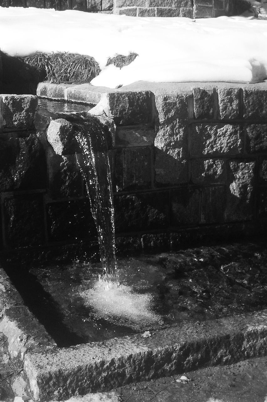 FOUNTAIN IN WATER