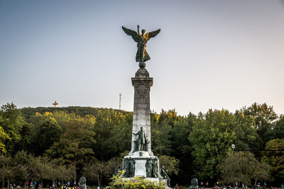 Statue of liberty against sky