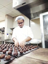 Process of making chocolate cookies