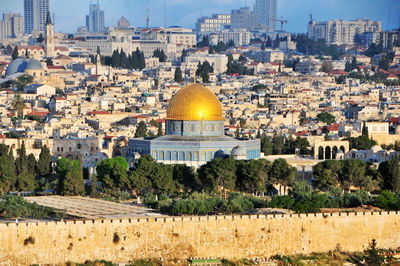 Golden roof of the famous mosque in jerusalem, israel