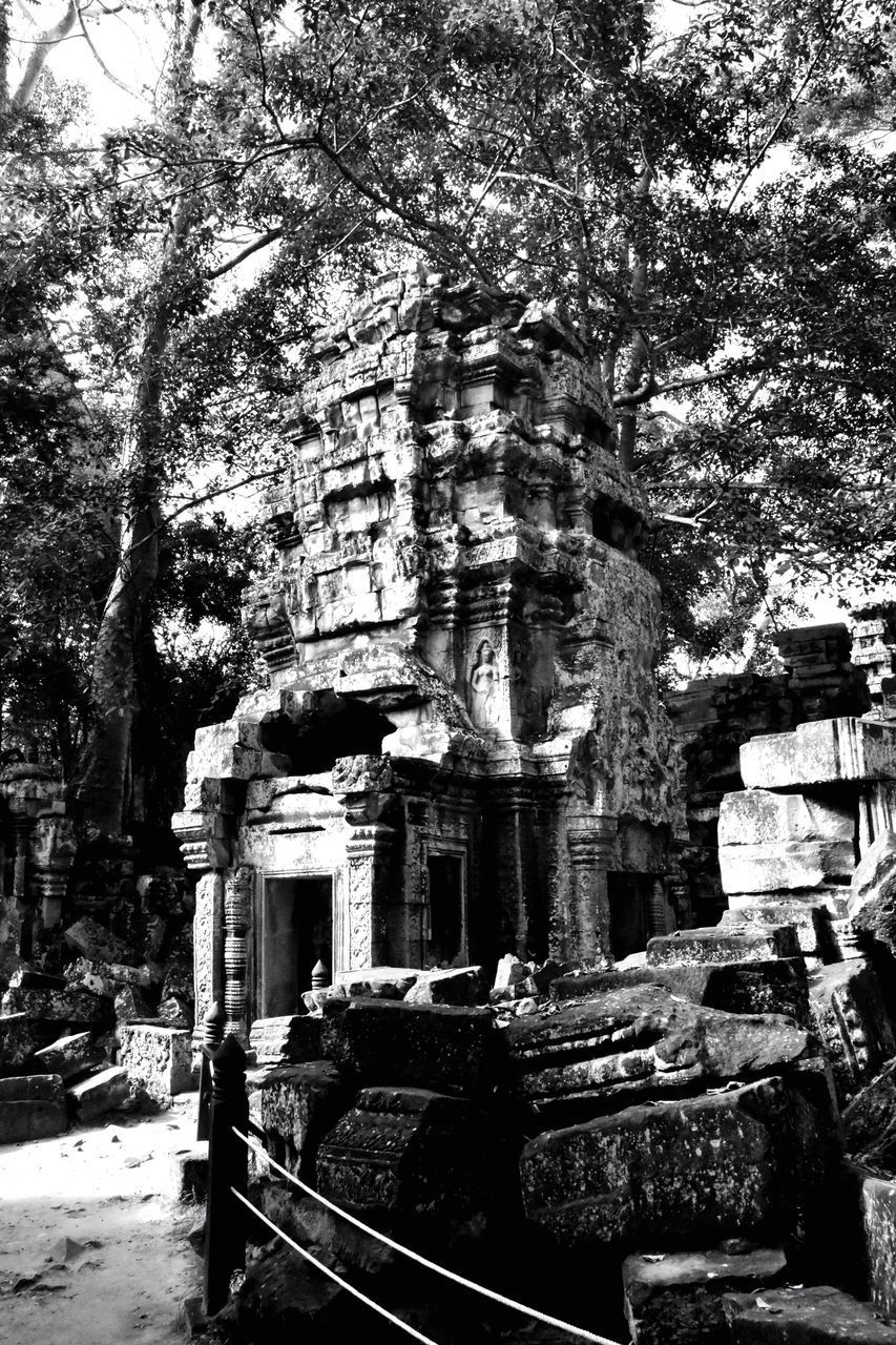 VIEW OF OLD RUIN BUILDING