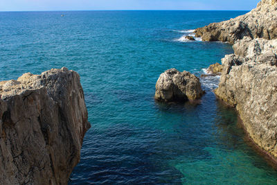 Scenic view of the horizon and the sea