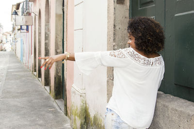 Beautiful model posing for the photo on the streets of pelourinho. salvador, bahia, brazil.