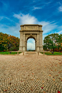 The national memorial arch at valley forge national historical park on a clear autumn day