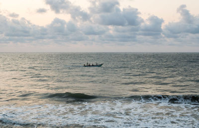 Mahabalipuram sea shore 