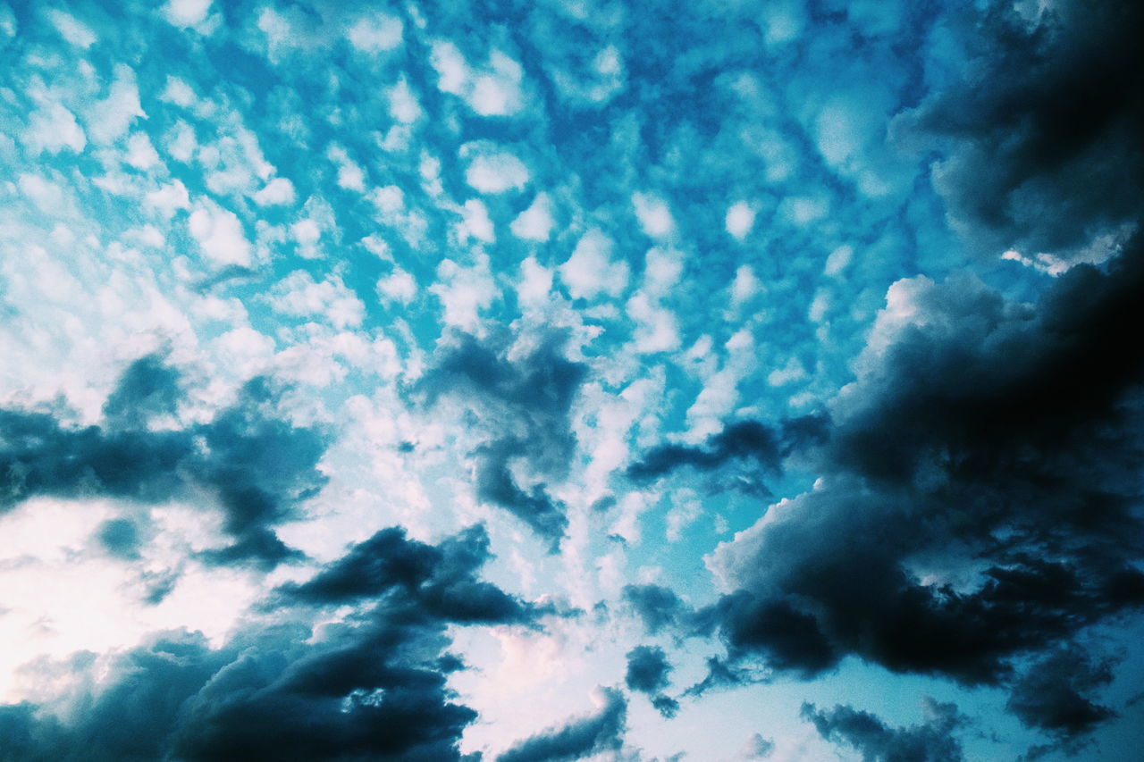 LOW ANGLE VIEW OF CLOUDY SKY AT DUSK