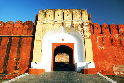 Entrance of jaigarh fort