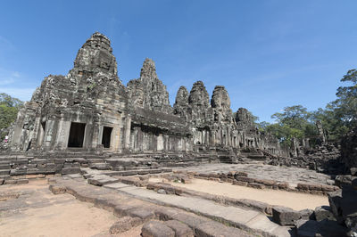 Statue of temple against sky