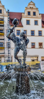 Brunnen -narren und musikanten