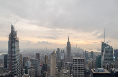 New york skyline from the top of the rock observation deck in rockefeller center 